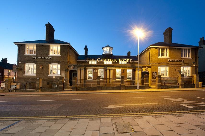 The Golden Hope Wetherspoon Hotel Ситингбърн Екстериор снимка